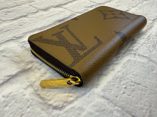 Load image into Gallery viewer, Louis Vuitton Full Zip Giant Monogram Wallet
