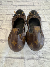 Load image into Gallery viewer, Louis Vuitton Monogram Patent Cap Toe Ballet Flats, Size 36.5
