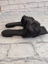 Load image into Gallery viewer, Bottega Veneta Black Lido Slides, Size 39
