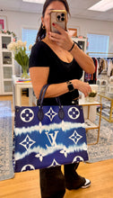 Load image into Gallery viewer, Louis Vuitton Blue Escale Onthego GM Tote
