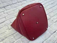 Load image into Gallery viewer, Hermes Red Clemence Leather Picotin 22
