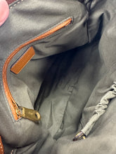 Load image into Gallery viewer, Chloe Tan Medium Marcie Bag
