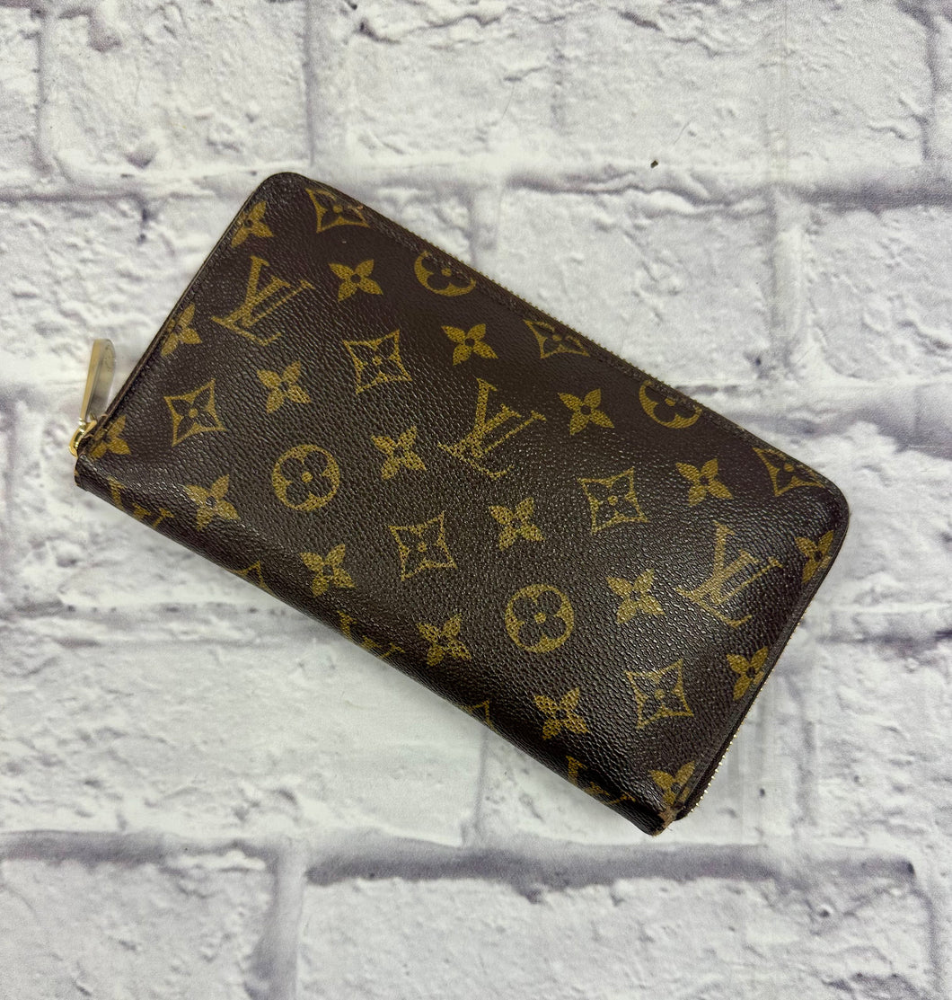 Louis Vuitton Monogram Zip Around Organizer Wallet