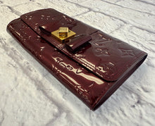 Load image into Gallery viewer, Louis Vuitton Vernis Sarah Noeud Wallet in Rouge Fauviste
