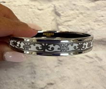 Load image into Gallery viewer, Hermes White Printed Bangle
