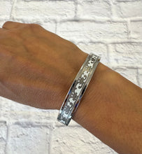 Load image into Gallery viewer, Hermes White Printed Bangle
