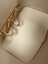 Load image into Gallery viewer, Louis Vuitton
