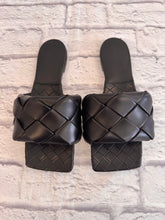 Load image into Gallery viewer, Bottega Veneta Black Lido Slides, Size 39
