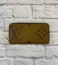 Load image into Gallery viewer, Louis Vuitton Full Zip Giant Monogram Wallet
