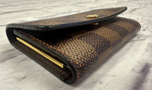 Load image into Gallery viewer, Louis Vuitton Damier Ebene 6 Key Ring Holder
