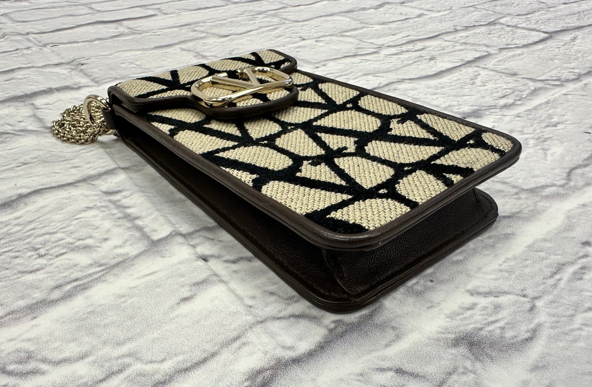 Valentino Flap Phone Holder Crossbody – The Stock Room NJ