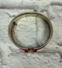 Load image into Gallery viewer, Hermes Rose Candeu H Clic Bracelet GM
