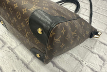 Load image into Gallery viewer, Louis Vuitton Monogram Estrella MM
