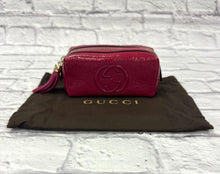 Load image into Gallery viewer, Gucci Berry Patent Makeup Case
