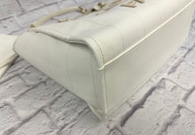 Load image into Gallery viewer, Chanel White Large Window Pane Deauville
