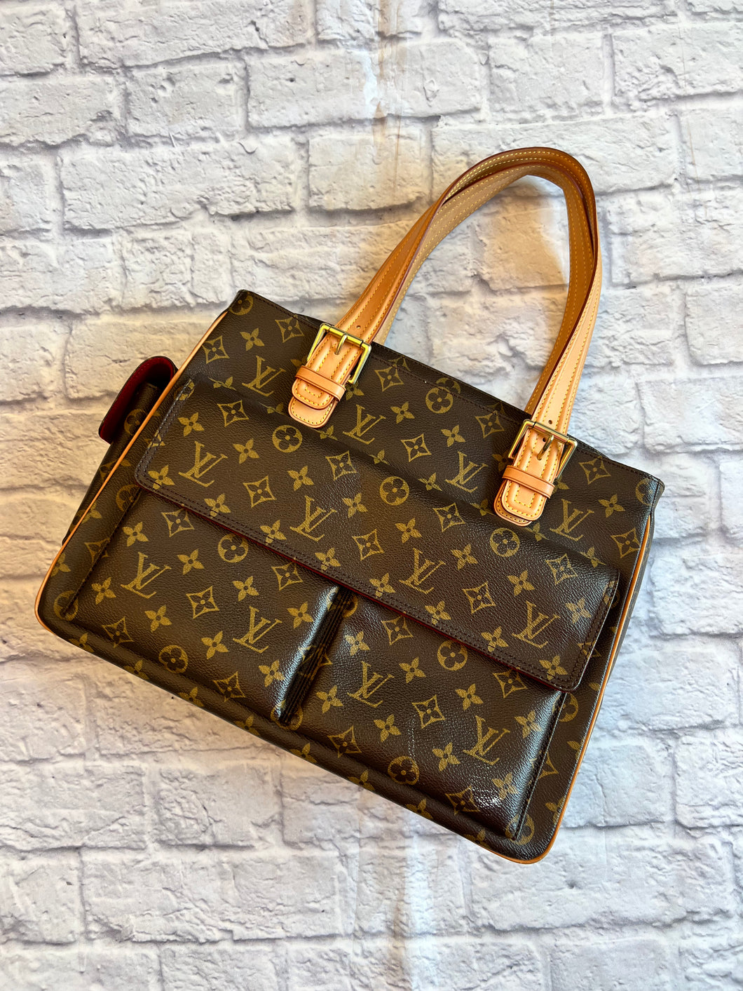 louis vuitton bag with pockets