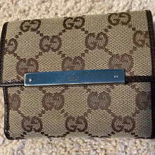 Load image into Gallery viewer, Gucci Logo Wallet, Tan with Silver Plated Front
