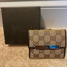 Load image into Gallery viewer, Gucci Logo Wallet, Tan with Silver Plated Front
