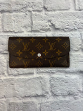 Load image into Gallery viewer, Louis Vuitton Monogram Flap Wallet
